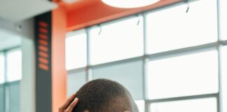 Beating Workplace Burnout: How to Spot the Signs & Find A Solution pexels edmond dantes 8069139