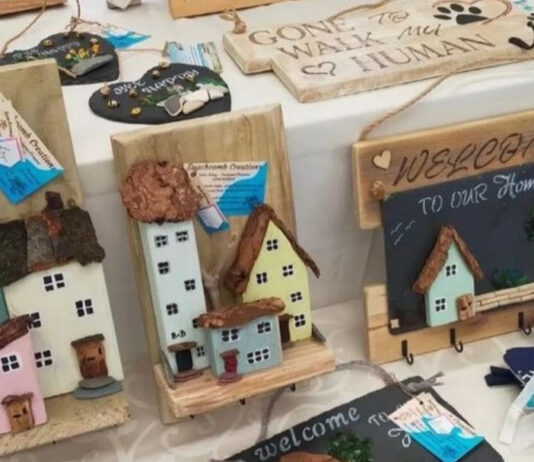 Dathlu crefftwyr lleol: Ffair Grefftau’r Haf yn Llys-y-frân Beachcomb Creations 2 cropped