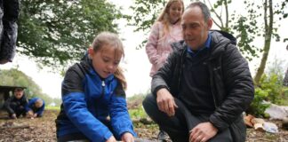 Cyllid newydd ar gyfer dysgu yn yr awyr agored yn Sir Benfr SMALLPODS 2