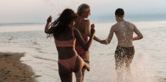 SCHOOL HOLIDAYS DRIVING ADVICE pexels ron lach 10494947