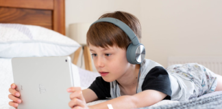 Todays kids projected to spend 37 years of life online: What age should you get a smartphone? unnamed 6