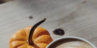 DO NOT drink a PSL outside of these hours, say experts ❌☕ pexels photo 3151775