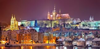 The best solo getaways for Christmas prague 3010407 640