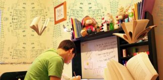 DATA: student accommodation data for your story on clearing studying 951818 640 1