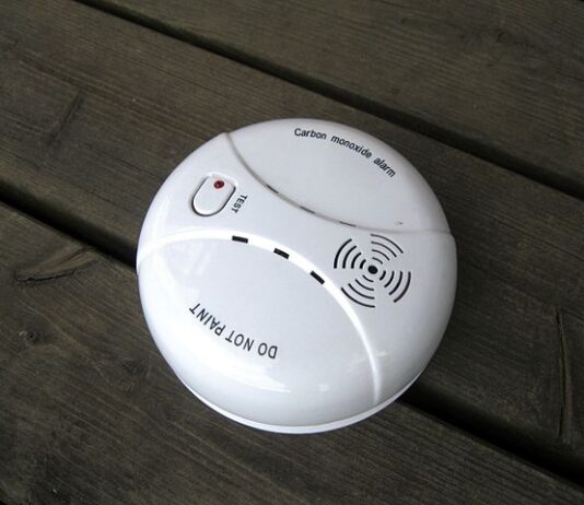 Don’t confuse carbon monoxide (CO) poisoning symptoms for a hangover – RoSPA and Wales & West 640px Carbon monoxide alarm