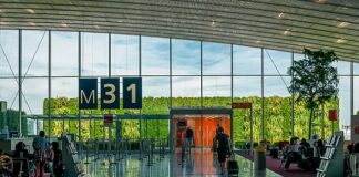 Which airports are crowned best for business traveler’s 640px Charles de Gaulle International Airport in France 1