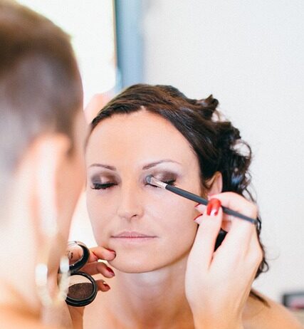 DIY Bridal Hair and Makeup: Expert Secrets for Your Perfect Wedding Look bride 4916004 640