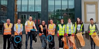 Fe wnaeth dysgwyr ymroddedig loywi diwrnod y myfyrwyr a’r staff yng Ngholeg Cambria. CAMBRIALitterPickers