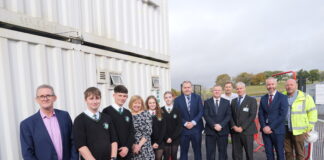 Ailwampio adeilad ysgol i’w wneud yn garbon sero net am y tro cyntaf yng Nghymru P1010210 scaled