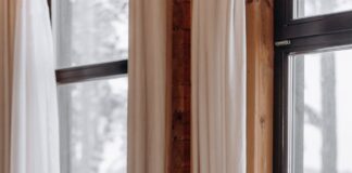 Relationship Expert Warns ‘Sofa Separation’ Could Be a Sign of a Failing Romance pexels mikhail nilov 6530565