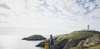 “Cyfraniad bach a allai wneud gwahaniaeth mawr” – Cyflwyno deddfwriaeth i hybu diwydiant twristiaeth ffyniannus a chynaliadwy yng Nghymru Copyright Visit Wales scaled