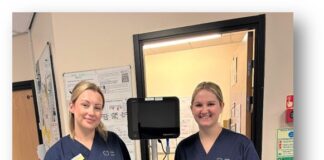 Rhoddion elusennol yn ariannu sganiwr pledren gwerth dros £10,000 ar gyfer Ysbyty Tywysog Philip image002 1 1