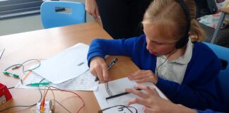 Support from National Grid Electricity Distribution has helped Pembrokeshire children put the T in STEM CMF STEM workshop with the Darwin Centre scaled
