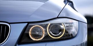 85% say they have been temporarily blinded by LED headlights headlight 2459090 1280