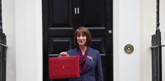 Mân newidiadau munud olaf yn gwneud fawr ddim i leddfu pwysau cynghorau – arweinwyr Cyngor Plaid Cymru 1079px The Chancellor delivers the Autumn Budget 2024