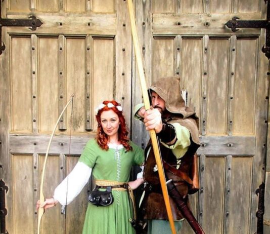 Mae anturiaethau hudolus yn aros amdanoch ym Mharc Cenedlaethol Arfordir Penfro SMALLRobin Hood and Maid Marian
