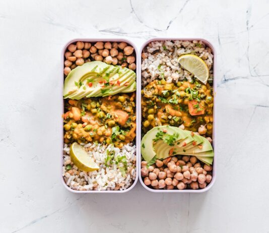 10 tips to feed your family on a budget – Keep reading to see if you’re eligible for £1,232.50 pexels ella olsson 572949 1640769