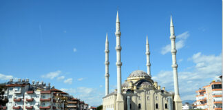 Spring travel goals: The most BEAUTIFUL landmarks in Turkey for STUNNING photos Manavgat 560DSC 0226 48104102833