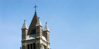 Easter theft alert for churches church tower 1749138 1280