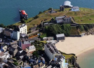 Tenby Summer Spectacular g d castle beach tenby gareth davies photog