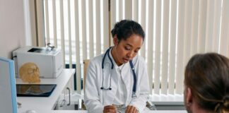 Overcoming Addiction: The Role of Methadone in Opioid Treatment pexels cottonbro 7578803 scaled