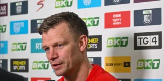 Dwayne urges Scarlets to create a slice of history 2025 03 29 Scarlets v Ospreys MJ 035.JPG.jpg