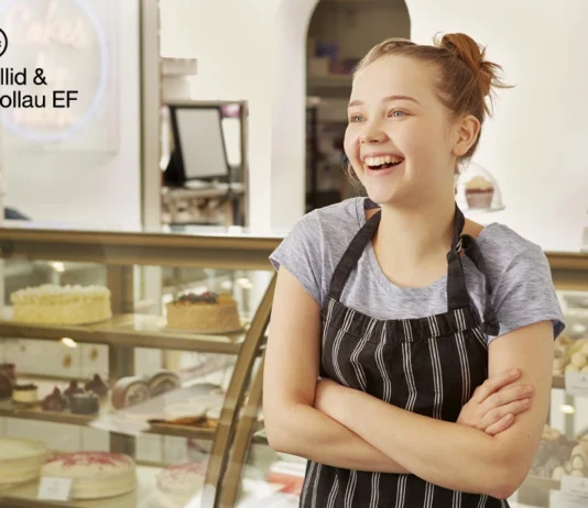 Be Summer Job Ready With The HMRC App 11909 Press notice assets Welsh 120620252 GOVUK