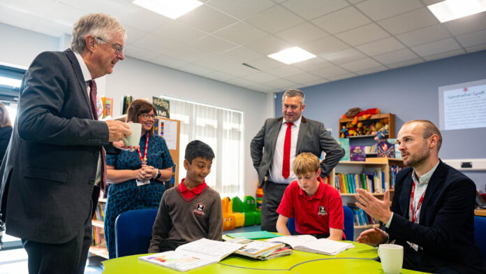 MD Ysgol Henry Richard cropped