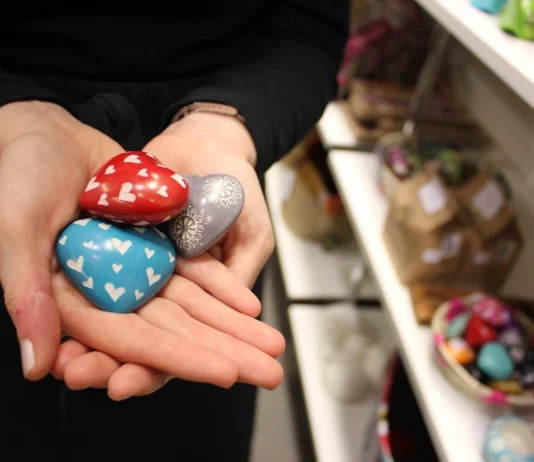 Manorbier School Summer Celebration: A Joyful Stand Against The Threat Of Closure heart 2365746 1280