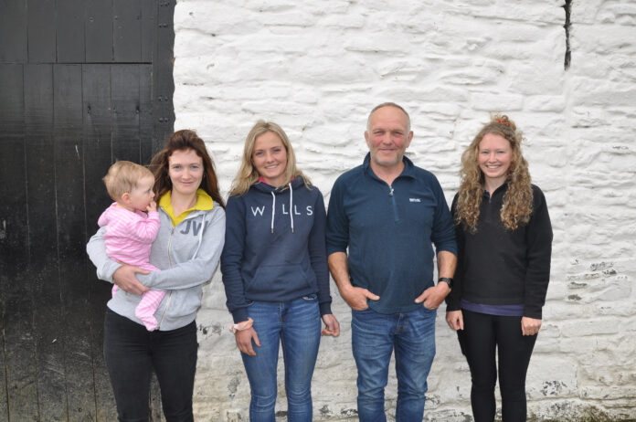 Gerwyn Evans and family DSC 0004 @300