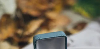 Expert Tips For Travelling With An Engagement Ring pexels elina sazonova 1927260 (1)