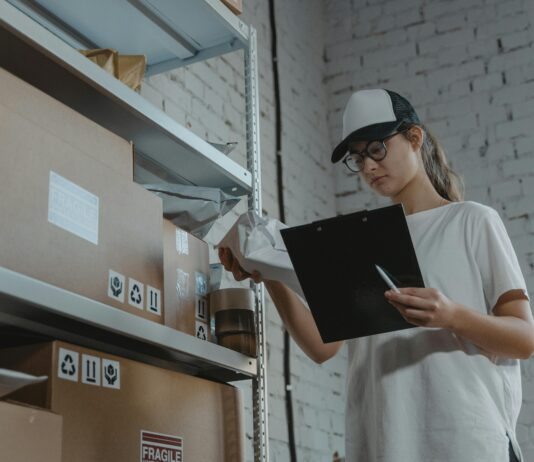 Graduates Looking For Summer Job? Here’s How To Find One pexels tima miroshnichenko 6169027