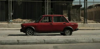 Widespread Backing For UK-Wide Pavement Parking Ban pexels mauricio k 1141363850 33217401