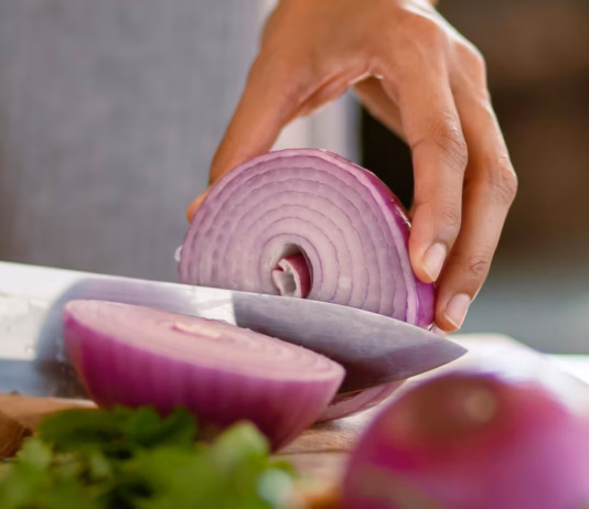 Martha Stewart’s Timeless Kitchen Hack And A Culinary Expert’s Genius Tips To Streamline Your Cooking e489c9256dd814601150b01bedbc1dcd