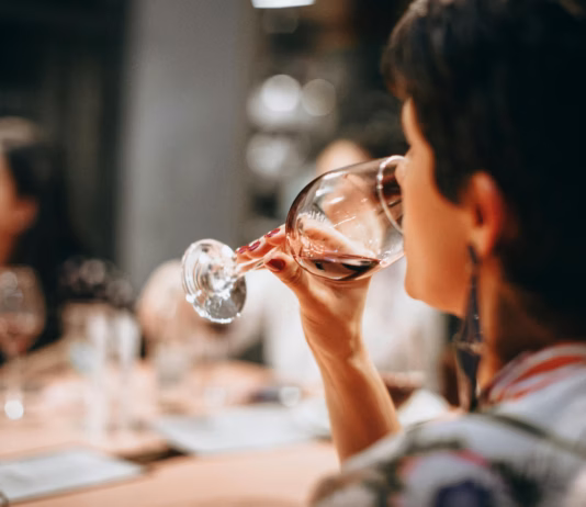 Almost 2 In 5 (38%) Of Brits Admit To Lying About Their Drinking Habits On Medical Forms pexels helenalopes 696219