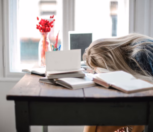 One In Seven Brits Experiences “Sunday Scaries” Every Week, New Data Reveals pexels olly 3767411