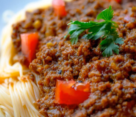 Why Milk Is The Secret To A Velvety Spaghetti Bolognese 549d03d640c855b5b851472cd9ac74