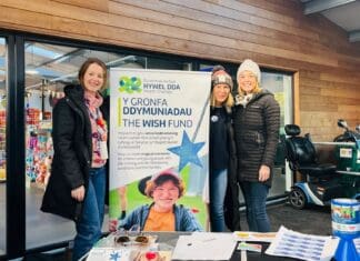 Wish Fund donation worth £1,870 provides festive day out for families Folly Farm pic