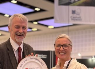 Hwb i fusnesau Cymru ar ôl digwyddiad masnach rhyngwladol   Taste Wales New Product Award Winner 2025 Flavour Moments