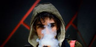 Vaping Trends A Growing Concern Expert Addresses The UK’s Vaping Crisis photo 1553273058 03f8445d9f2e