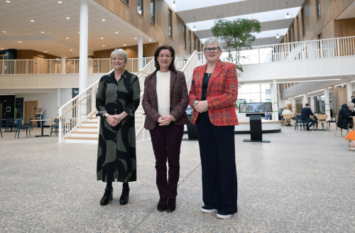First Minister Visits Canolfan Pentre Awel newsroom