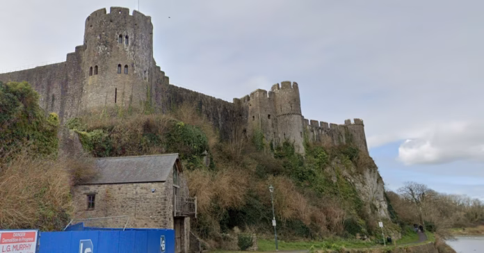 boat shed castle pemb g s
