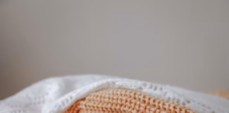The Simple Mistake Of Sabotaging Your Pet’s Sleep photo 1601880348117 25c1127a95df