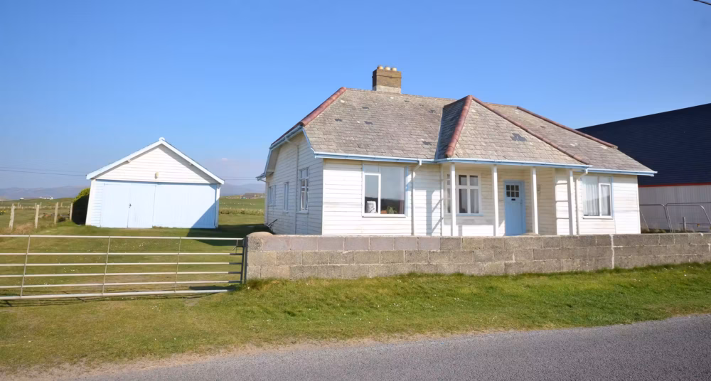 Family’s seaside home on the Cambrian Coast at Ynyslas goes up for auction Wigwam, Ynyslas