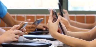 Education Training Experts Offer Tips On Phones In Schools Debate mobile phones in school 6 cropped
