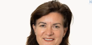 Eluned Morgan Speaks To LDR Service on Narberth Campaign Trail Eluned Morgan MS