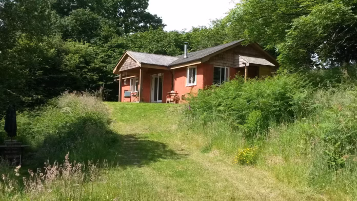 The Straw Cottage (2) The Straw Cottage (2)