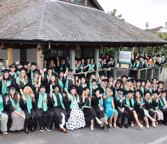 Ton newydd o dalent Cymru yn raddio yn seremoni Hyfforddiant Cambrian CTC 5 graduation June 2026