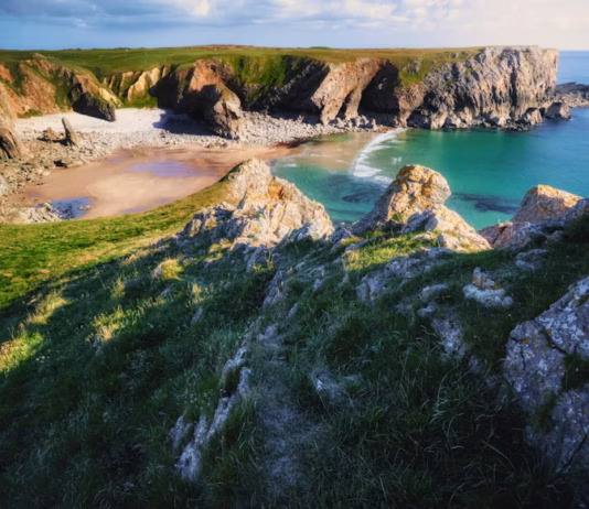 Visitors Say This Welsh Beach Is The Most Beautiful They’ve Ever Seen photo 1545244407 25f1617c865b