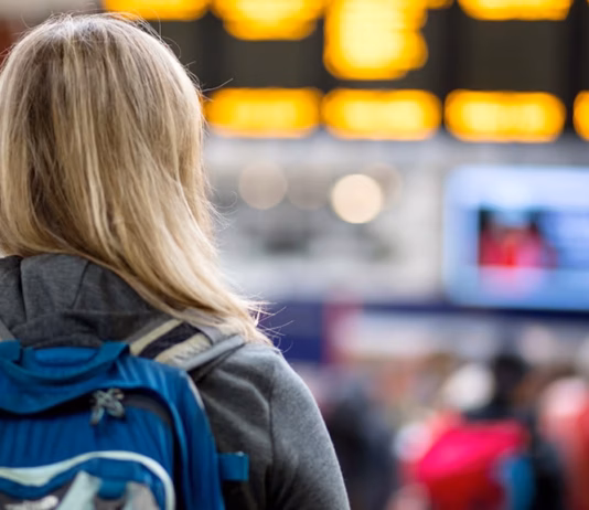GWR & Network Rail Advise Customers To Travel As Normal As Heatwave Continues Customer CIS cropped